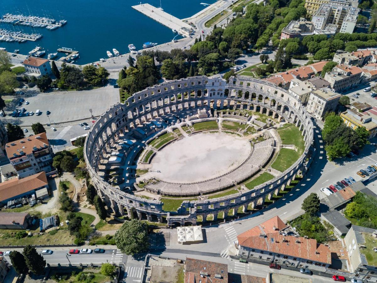 Cubo Apartment Pula Exterior photo